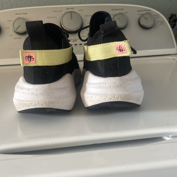 Nike Air Max Huarache 354 Line BQ5102 001 Black Mens 11 - Picture 4 of 5